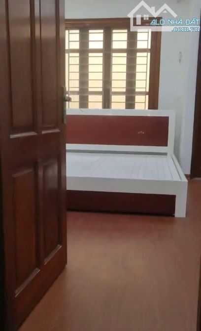 Cho thuê nhà nguyên căn Định Công , Hoàng Mai DT 33m2 , 5 tầng đủ nội thất , 12tr/ tháng. - 1