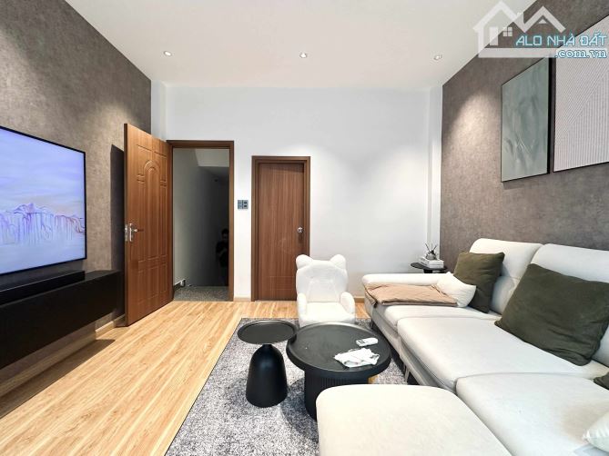 Bán nhà Phú Nhuận - ô tô vào nhà - 72m2 - Hẻm 8m kinh doanh - 12