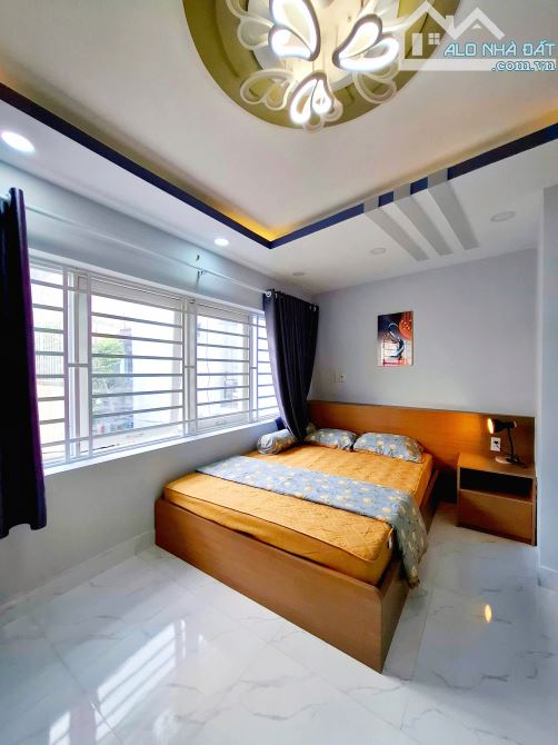 Chủ Ngợp,Bán Rẻ Nhà Hẻm Ôtô Ni Sư Huỳnh Liên Tân Bình Gần Q.10,30m2,5tầng mới đẹp chỉ 5ty3 - 12