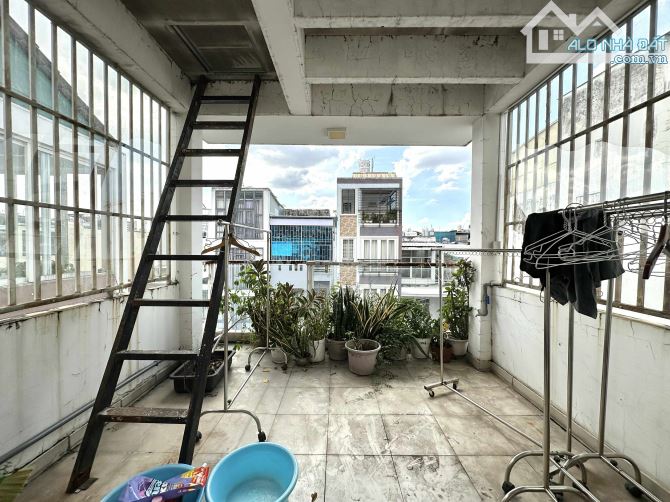 HẺM NHỰA XE TẢI - PHÚ NHUẬN - 4 TẦNG ĐẸP - 40M2 A4 - DÒNG TIỀN 25Tr/Tháng - SÂN ĐẬU ÔTÔ - 13