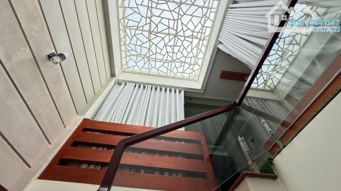 Nhà 3,5 tângd siêu đẹp, gần biển, kđt phước long b, tặng toàn bộ nội thất, giá chỉ 8,5 tỉ - 15