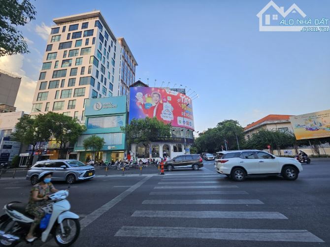 Siêu Phẩm Khan Hiếm MT Nam Kỳ Khởi Nghia Quận 3-11x18m - 3Tầng- HĐT 250tr/th - Giá 95 Tỷ - 2