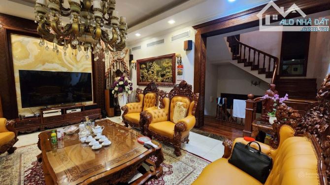 Biệt thự Công viên Cầu Giấy - Mặt đường rộng 20m - 350m2 * 5 tầng, MT 18m - 105 tỷ - 2