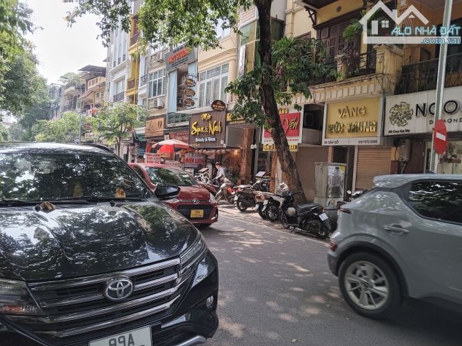 Bán nhà mặt phố Cầu Gỗ - 80m ra Hồ Hoàn Kiếm - 398m2, mặt tiền 13.5m, Giá 279 tỷ - 2