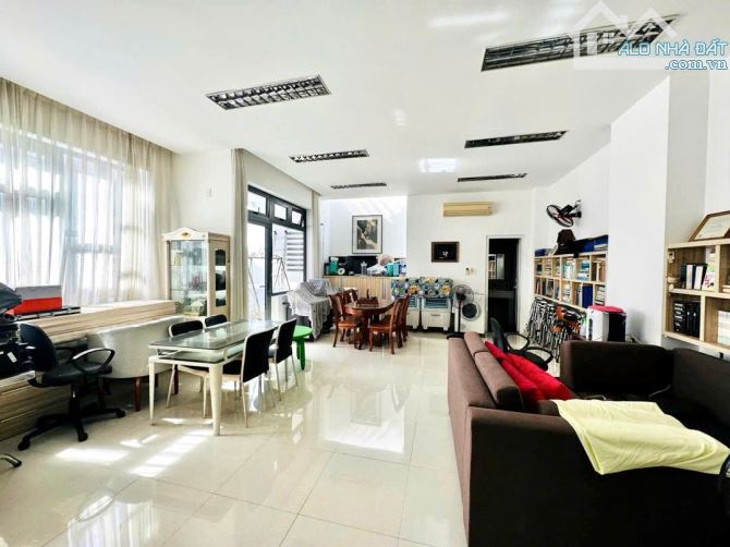 BÁN NHÀ SAU LƯNG MT TRẦN PHÚ- 110M2- NGANG 12M- NỞ HẬU- 3 BƯỚC TỚI ĐƯỜNG CHÍNH. - 2