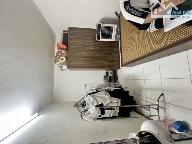 Bán nhà tập thể phố trường chinh tt đống đa fun nội thất đẹp thoáng sáng tự nhiên - 2