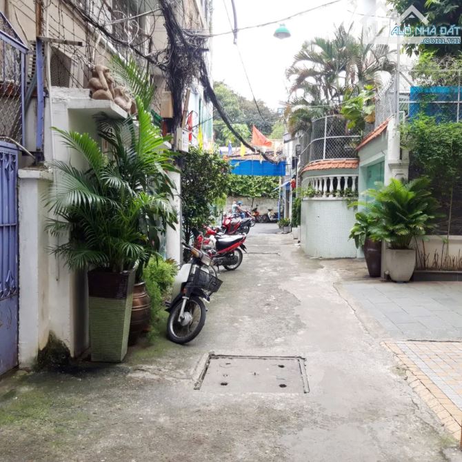 BÁN NHÀ ĐƯỜNG HỒ BIỂU CHÁNH, QUẬN PHÚ NHUẬN, HẺM Ô TÔ, 3 TỶ 05 - 2
