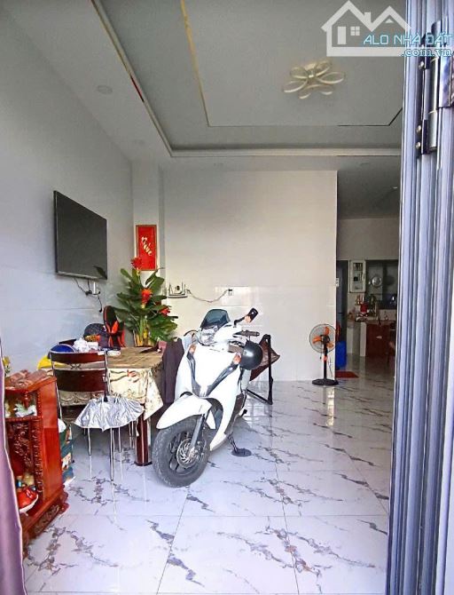 Bán gấp giá chỉ 6.x tỷ - Nhà 2 tầng hẻm Nguyễn Duy Trinh Quận 2 - Nở hậu - 2
