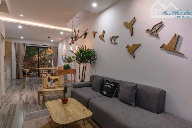 SIÊU PHẨM NHÀ 3 TẦNG – GARA Ô TÔ – ĐƯỜNG 8M NGUYỄN CÔNG TRỨ – CÁCH BIỂN MỸ KHÊ VÀI BƯỚC - 2