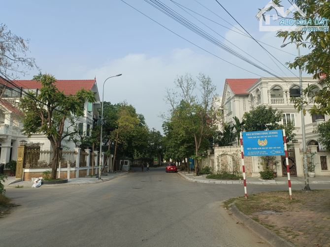 Biệt thự xây thô 4 tầng ĐTM Cầu Bươu, 367m2, lô góc, MT36m, 60 tỷ Thanh Trì - 2