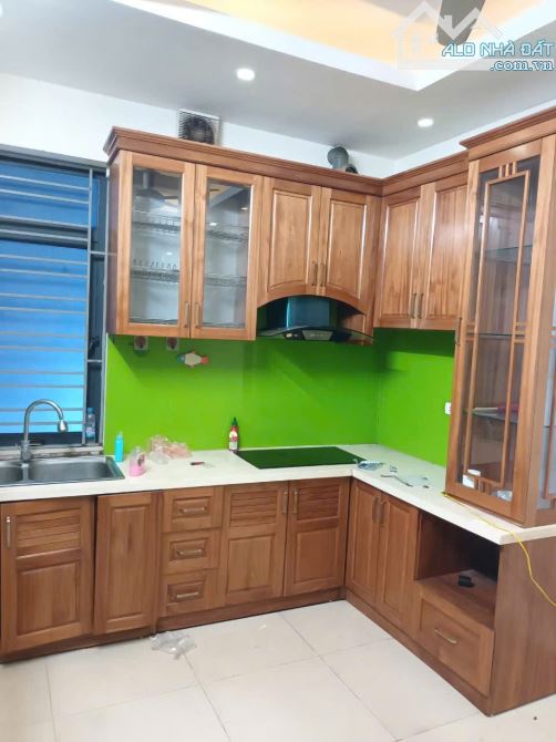 Cho thuê nhà mặt phố Giáp Bát - Kim Đồng, 35m² x 5 tầng, thiết kế 3 phòng ngủ 13,5 triệu - 2