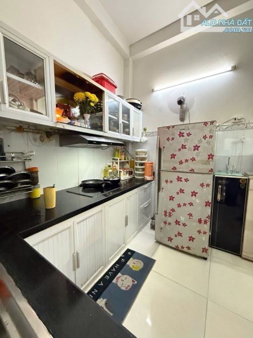 🏡BÁN NHÀ LẠC LONG QUÂN - TÂN BÌNH - HXH ĐỔ CỬA - 3 TẦNG BTCT - 55 M2 - NỞ HẬU TÀI LỘC 🏡 - 2