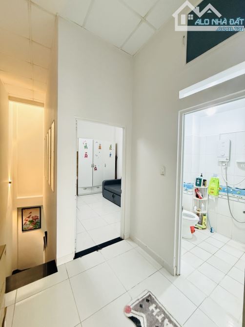 Bán nhà HXH, 48m2, đường Nguyễn Hữu Tiến, Tân Phú, 2 tầng, giá 4.85 tỷ còn thương lượng. - 2