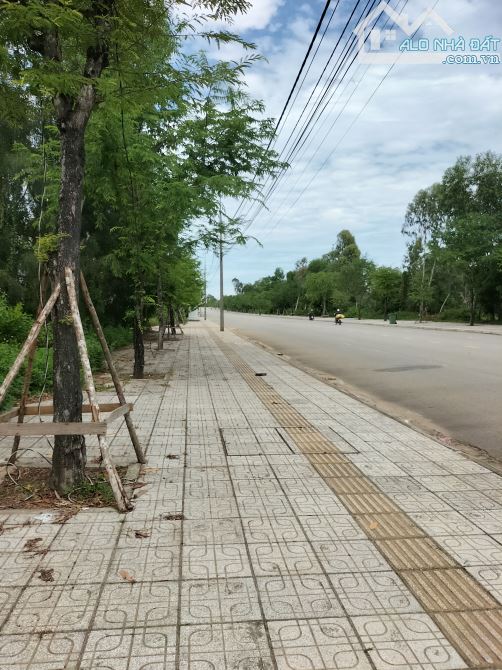 Khu du lịch mẹ thứ, mặt tiền Lê thánh tông hơn 400m,ngan 16 tach 3lo, giá đang giảm 200tr - 2