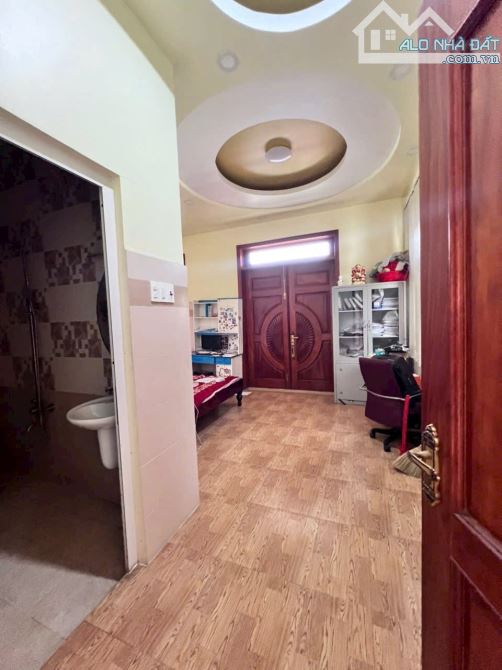 Căn Biệt Thự Tâm Huyết ( 7M x 22M ) 4 Phòng Ngủ - đường Thạnh Lộc 15 sát Ngã 4 Ga - 2