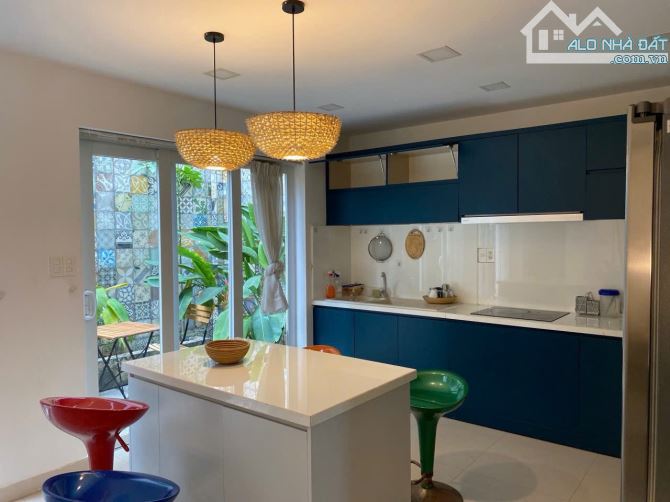 42 tỷ TL, Bán nhà trục Nguyễn Văn Hưởng, Thảo Điền, Dt : 10x21 CN 205m2, 4 Lầu, SHCC - 2