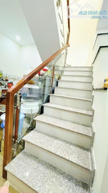 💥NHÀ LÊ VĂN KHƯƠNG Q12 🚗Ô TÔ ĐỖ CỬA – NGANG ĐỈNH HƠN 5M - NHÀ ĐẸP 3PN Ở NGAY, CĂN CUỐI C - 2