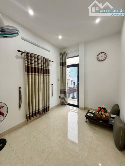 Nhà 2 tầng kiệt 3m Quang Dũng . DT:43m , ngang 6m . Giá : 3tỷ950 TL - 2