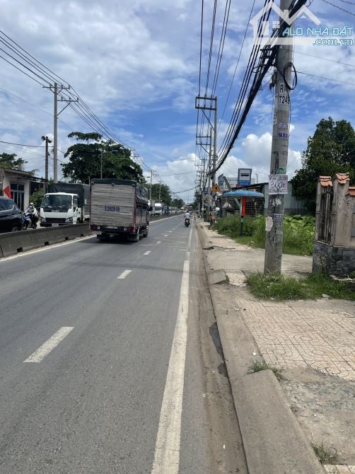 Bán đất mặt tiền 3572m2 giá 17 triệu/m2 Đường Nguyễn Văn Bứa - 2