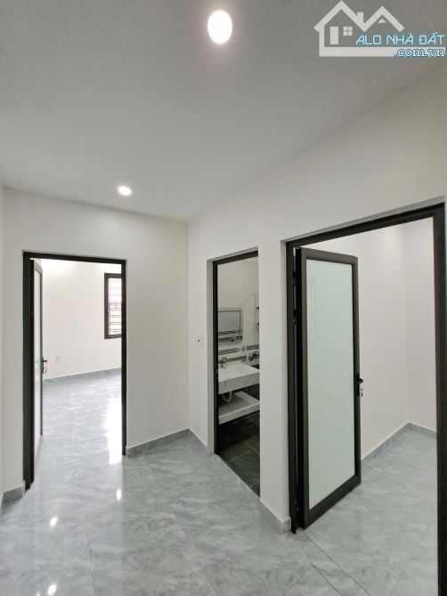 Bán nhà 4 tầng xây mới độc lập lô góc ngõ 229 Miếu Hai Xã - 2