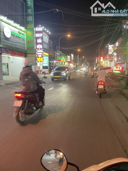 Bán nhà mặt tiền 4,3x30m giá 10,8 tỷ Đường Nguyễn Ảnh Thủ - 2