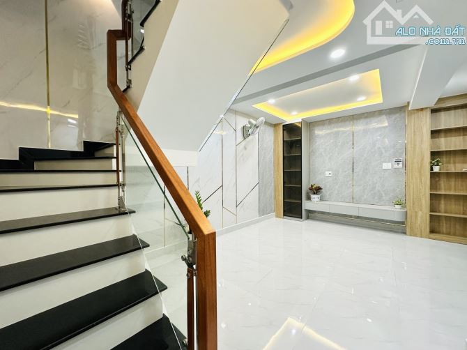 Nhà Phú Nhuận - 43m2 - 4 tầng 5PN - 10m ra mặt tiền xe hơi tránh - Đoàn Thị Điểm - 8,3 tỷ - 2