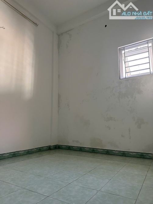 Cho thuê nhà nguyên căn ngõ 147 Tân Mai, 35m² x 3 tầng, gồm 3 phòng ngủ, 2 vệ sinh. 9 - 2