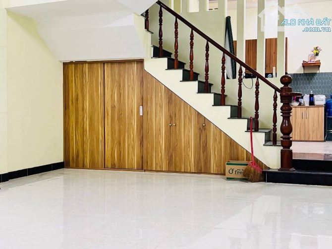(42) Nhà Đẹp  82m2 - Xe Hơi Ngủ Trong Nhà - Full Nội Thất Cao Cấp - Thới An 16, Q.12 - 2