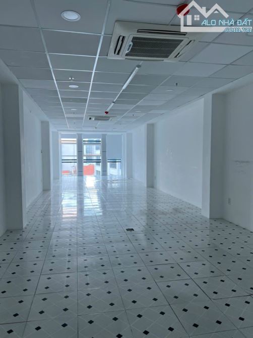 CHO THUÊ TÒA NHÀ MẶT TIỀN  PHỔ QUANG, QUẬN TÂN BÌNH 2 MẶT TIỀN TRƯỚC SAU 2 HẦM 10 TẦNG - 2