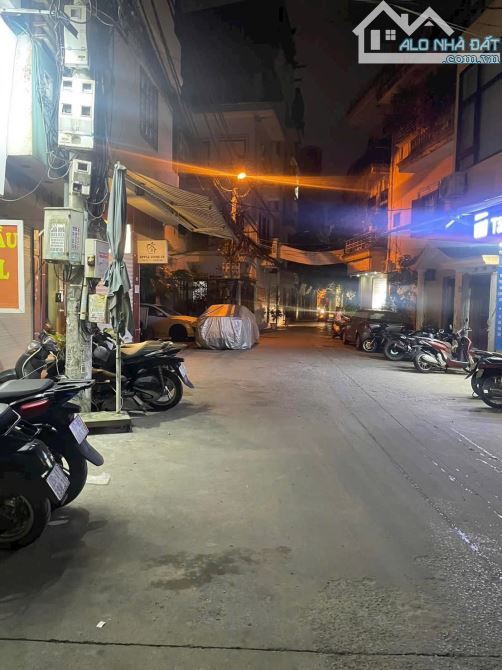 bán nhà Phân lô Thịnh Quang, Đống Đa DT 70m C4, MT 6m 🧧Gia 22 Tỷ - 2