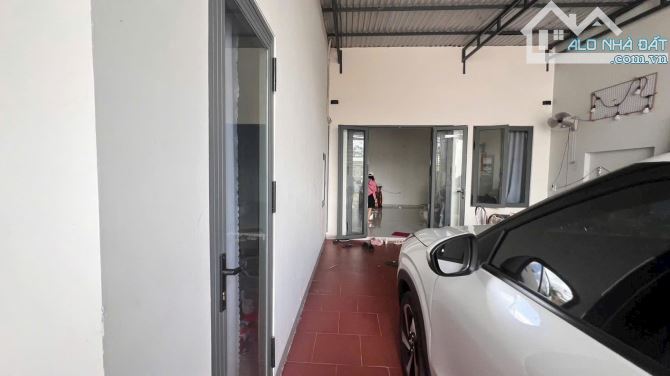 Đất tặng nhà C4 hẻm 78 Y Moan, P. Tân Lợi, BMT. ——- - Diện tích: 10 × 25,7m (257,8m²) - Th - 2