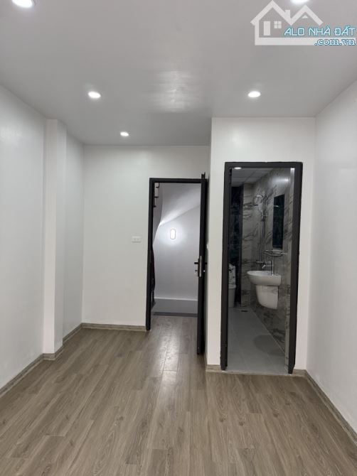 THÔNG PHONG ĐỐNG ĐA NGÕ BA GÁC -6 TẦNG- DT23M-MT3.2M GIÁ CHỈ 6.8 TỶ - 2