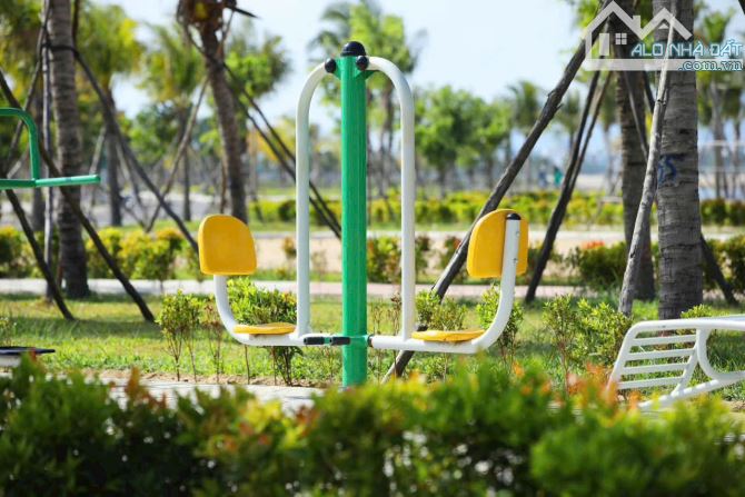 Đầu tư đất góc Đầm Sen vừa ở vừa kinh doanh, đối diện cổng chung cư sầm uất - 2