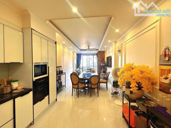 Bán nhà  Thái Thịnh siêu đẹp ngõ thông kinh doanh phân lô, gara 7 tầng thang máy 62m giá - 2