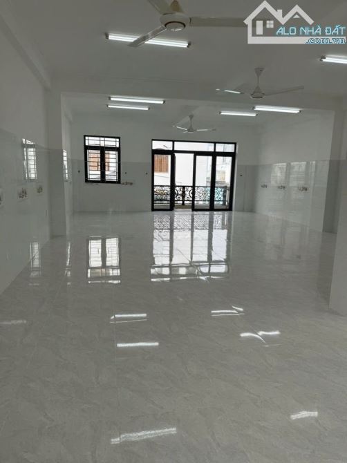 Bán nhà CN full 104m2 MT Tú Xương, Quận 3. Giá 6tỷ180/ 7x14,8 - Đang thuê khoán 34 triệu - 2