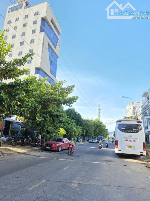 Bán đất MT đường CHÍNH HỮU -Sơn Trà , cách Bãi tắm Mỹ Khê chỉ 800m, giá 13ty8 - 2