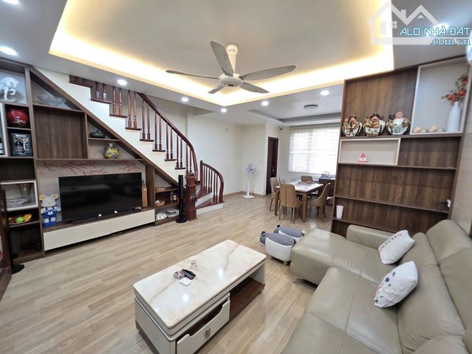 BÁN NHÀ PHÂN LÔ VĂN PHÚ - HÀ ĐÔNG - VỈA HÈ - THANG MÁY - GARA - 50M X 6 TẦNG - MT 5M - 2
