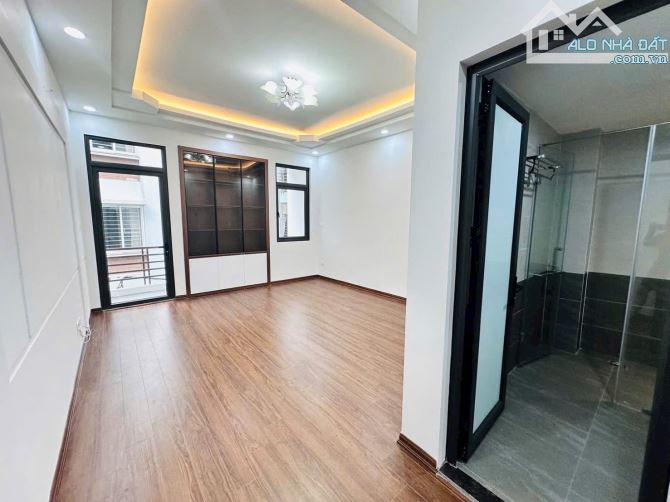 bán nhà Ngõ 79 Dương Quảng Hàm, Cầu Giấy DT 65m, 6 Tầng, MT 4.5m 🧧Gia 21.5 tỷ - 2