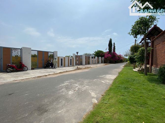 🏖️ Bán lô đất 237m² gần biển Phước Hải – có tường rào kiên cố, chỉ 1,5 tỷ 💎 - 2