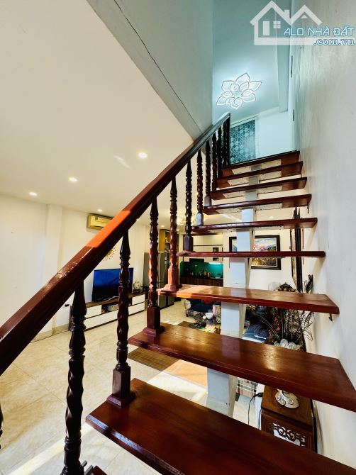 ⭐️ BÁN GẤP NHÀ MẶT PHỐ HÀNG RƯƠI 130M2 X 4 TẦNG X MT 5.5M2 GIÁ 75 TỈ CÓ THƯƠNG LƯỢNG. - 2