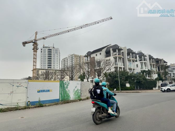 Mặt phố Tư Đình, Sát Biệt thự Minh Tâm, Cầu Trần Hưng Đạo, Dt 90m2 - 15.x tỷ - 2