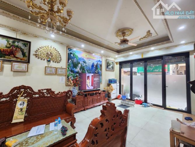 PHÂN LÔ ÔTÔ TẢI ĐỖ CỬA - HÀNG XÓM HỌC VIỆN BP - NGÕ THÔNG - KINH DOANH - TƯƠNG LAI VIP - 2