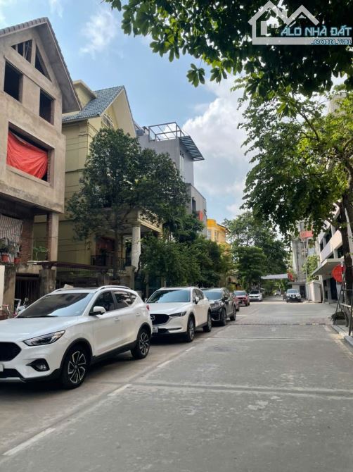 LẠC LONG QUÂN KHU PHÂN LÔ . Ô TÔ TRÁNH - TÒA VĂN PHÒNG - 7 NỔI - 1HẦM - TÂY HỒ 2 THOÁNG - 2