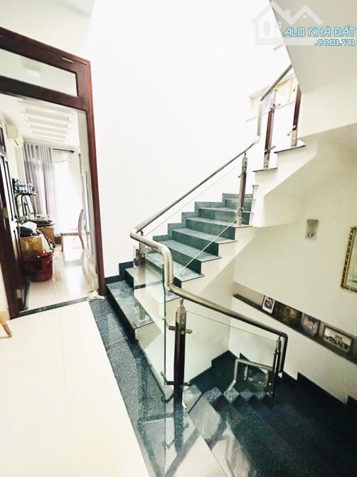 SÁT TÊN LỬA, CHỢ BÌNH TRỊ ĐÔNG, 4 TẦNG, ĐƯỜNG NHỰA 8M THÔNG, Ở VÀ KD ĐỈNH - 2