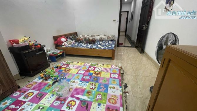 BÁN NHÀ HỒNG TIẾN, NGÕ THÔNG, Ô TÔ VÀO NHÀ, 65M2 GẦN HỒ ĐIỀU HOÀ, FULL NỘI THẤT Ở NGAY - 2