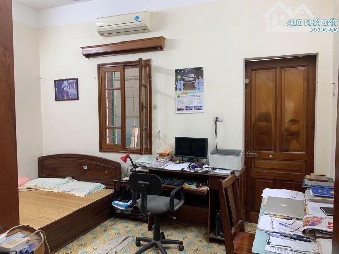 Bán nhà Lê Thánh Tông, 35m2, 4 tầng, mặt tiền 3.3m, nhỉnh 14 tỷ, ngõ rộng thoáng, tiện ích - 2