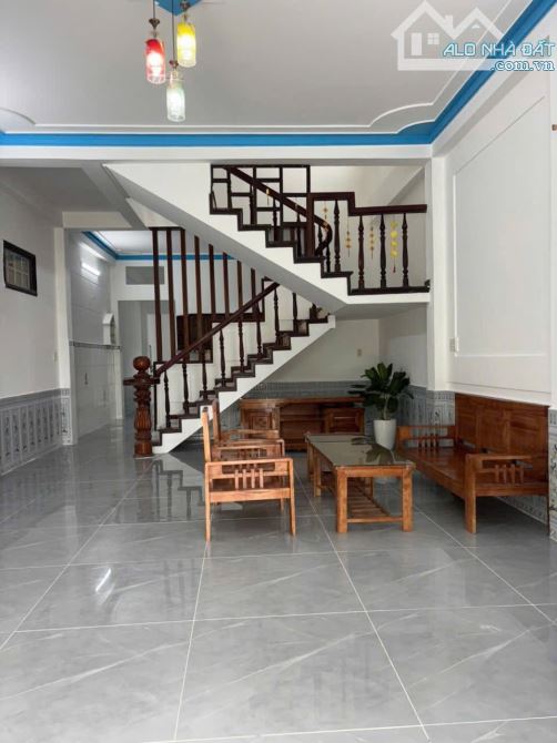 Bán nhà 2 tầng 2 mê thôn Quang Châu -đường ô tô thông thoáng, dân cư đông đúc - 2
