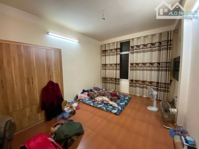 Bán nhà Vườn Hoa mùng 1/6, nhà thờ Thái Hà, gần ô tô dừng đỗ ngày đêm, 64m2, 12 tỷ 8 - 2