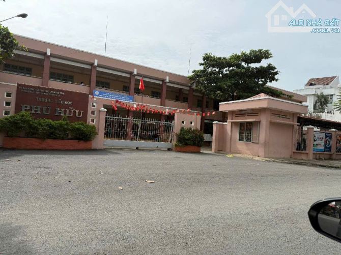 Đầu tư 35tr/m2 - Đường ôtô 5m - Nhỉnh 3 tỷ tl - SHR - Trung tâm Phú Hữu - 1 phút Nguyễn Du - 2