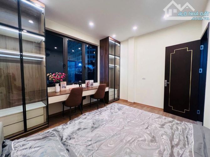 Bán Nhà Mỹ Đình -DT 44m-Nhỉnh 14 Tỷ-Ô Tô Đỗ Cửa-Mới Koong-Full Nội Thất - 2